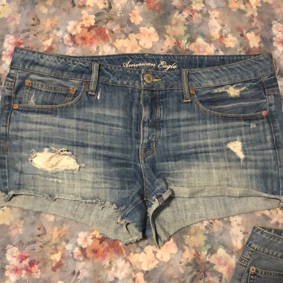 (2) Pairs of American Eagle Jean Shorts - Picture 4 of 9